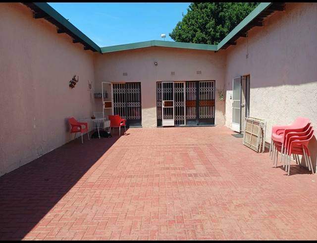 4 BEDROOM HOUSE TO LET IN NELSONIA